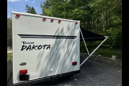 La roulotte Dakota rénovée de Chloé