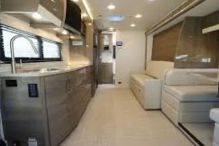 Luxury 2022 Mercedes Jayco Melbourne Prestige (Pet Friendly) WiFi, Exclusive Features