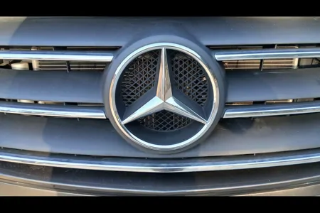 Luxury 2022 Mercedes Jayco Melbourne Prestige (Pet Friendly) WiFi, Exclusive Features