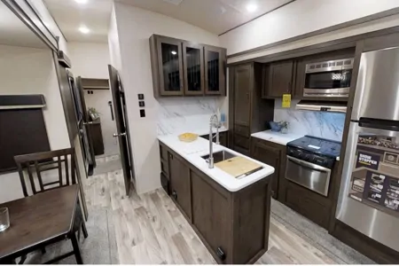 Coonhound RV Hemisphere 378FL  