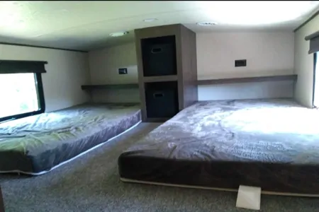 Coonhound RV Hemisphere 378FL  