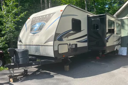 Erin's Sunset Trail 27bh Travel Trailer