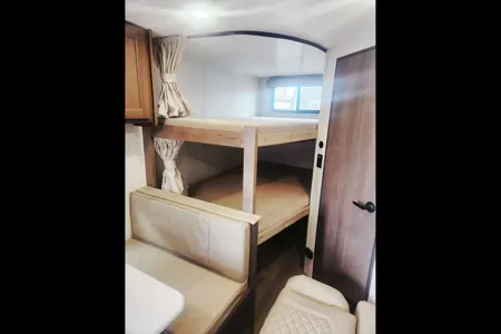 Anna's Brand New 2025 Grand Design Transcend xplor 24bhx Travel Trailer