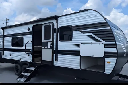 Anna's Brand New 2025 Grand Design Transcend xplor 24bhx Travel Trailer