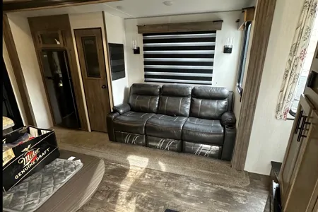 connar's Forest River 365wolfpack16 Fifth Wheel