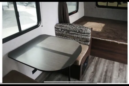 The Cozy Camp Cruiser – Jayco Jay Flight