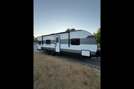 Brayden's Grand River 26 DB Travel Trailer