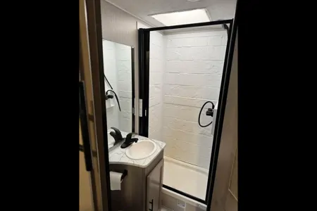 Fireside RV's Coachmen Prism 24DSS - LMI1399 *