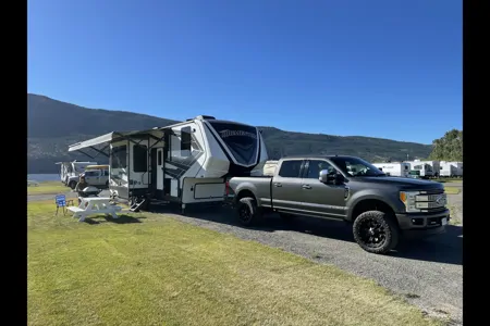 Grand Design Momentum 351M Toy Hauler