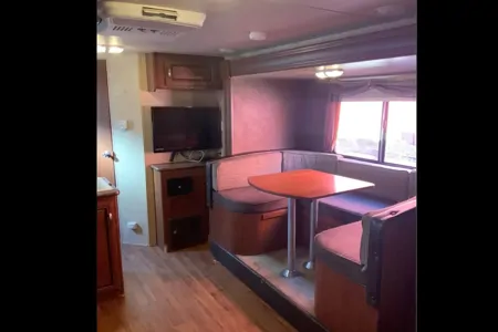 Kasey Bears Forest River Salem Lite 2014