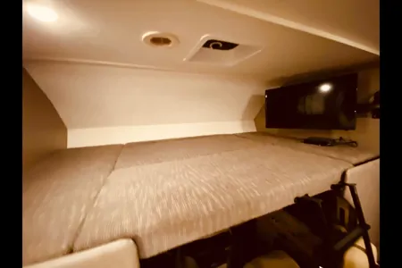 25 WINNIE-SLEEPS 8 - SOLAR - COUCH & DINETTE-2 QUEEN Bed! WiFi-Budget Family RV