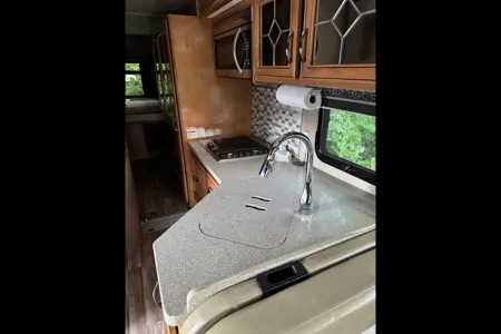 Fitz Thor Motor Coach WS31-1SL Class