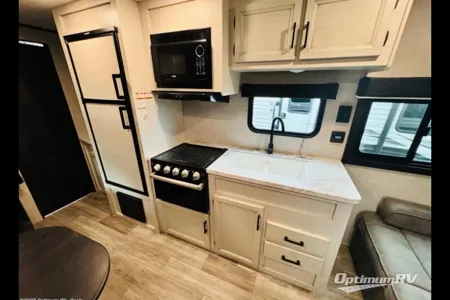 Uzy’s Jayco 264BHW Travel Trailer