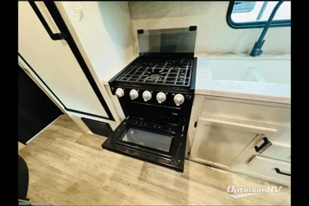 Uzy’s Jayco 264BHW Travel Trailer