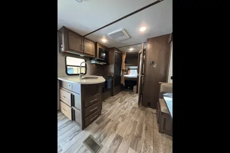 Alpine's RV Cottage