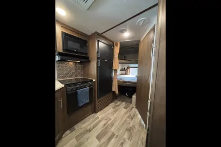 Alpine's RV Cottage