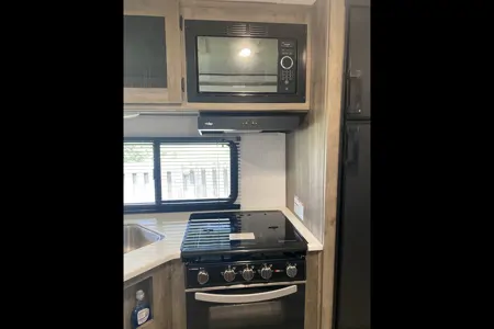 Weekend Getaway Heartland BH270 Travel Trailer