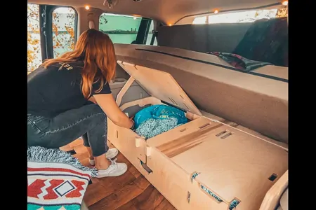 KK Camper minivan
