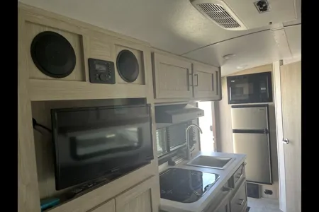 Andres's Geo Pro Rockwood Trailer