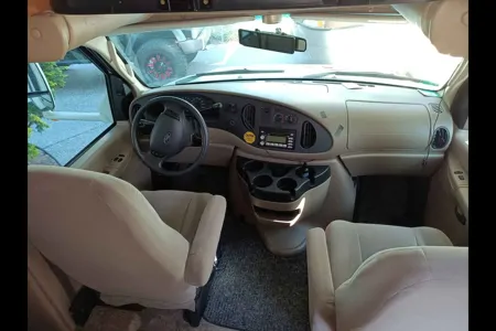 Sandhuz Ford E450 Sunseeker Class C