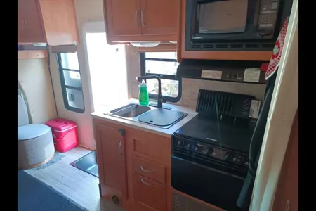 Sandhuz Ford E450 Sunseeker Class C