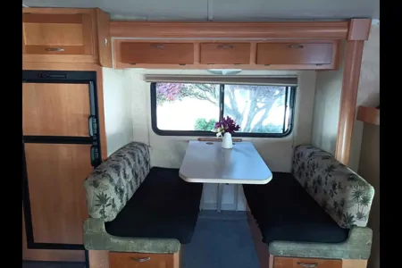 Sandhuz Ford E450 Sunseeker Class C