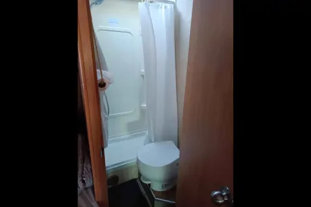 Sandhuz Ford E450 Sunseeker Class C