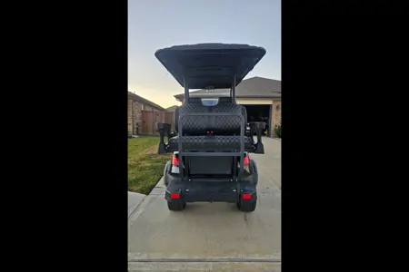 2022 Jayco Jay Feather 24BH Travel Trailer (Family Friendly Trailer)