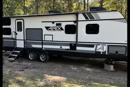 Jedi’s Coachmen Apex Travel Trailer