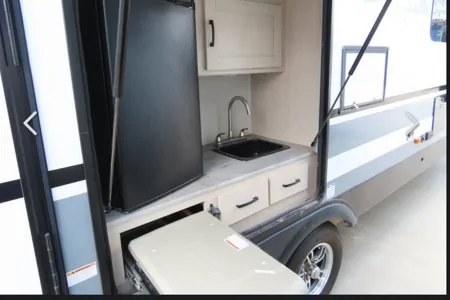 Jedi’s Coachmen Apex Travel Trailer