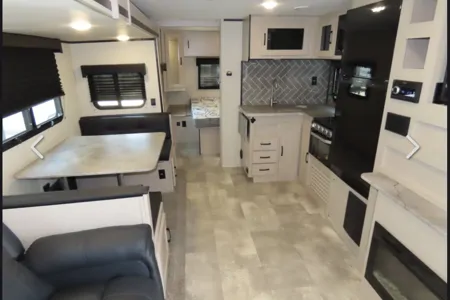 Jedi’s Coachmen Apex Travel Trailer