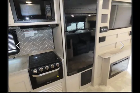 Jedi’s Coachmen Apex Travel Trailer