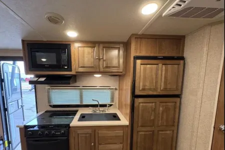 Kelsey's Rockwood Roo 21SS Hybrid