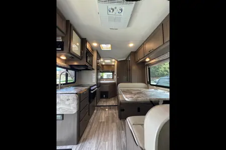 Beautiful 2024 Thor Four Wind 22e