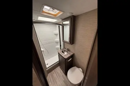 Beautiful 2024 Thor Four Wind 22e