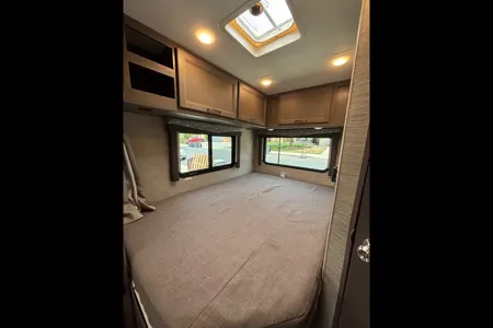 Beautiful 2024 Thor Four Wind 22e