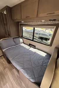 Beautiful 2024 Thor Four Wind 22e