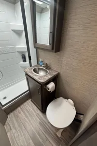 Beautiful 2024 Thor Four Wind 22e