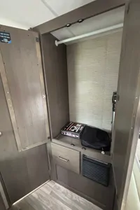 Beautiful 2024 Thor Four Wind 22e