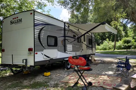 ROOMY 27 FOOT BUNK HOUSE! Delivery roundtrip