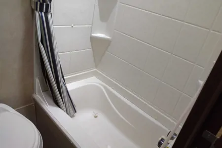 ROOMY 27 FOOT BUNK HOUSE! Delivery roundtrip