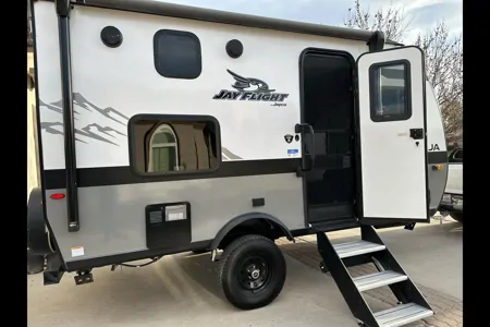 Lore's Jayco Jay Flight Travel Trailer