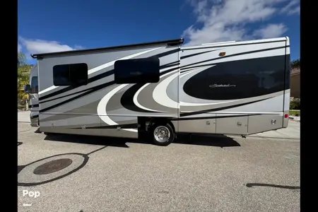 Kenneth's Fleetwood Southwind 34A Class A