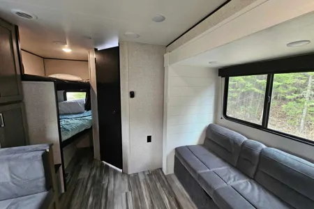 Maddy's Jayco 2025 Jay Flight SLX 265BHSW Travel Trailer