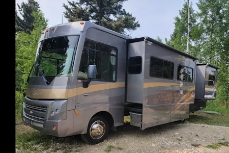 Reno's Winnebago Sightseer 31 Class A