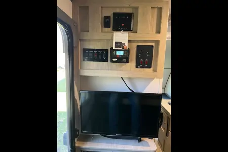 Easy Tow R-Pod for Couples & Families