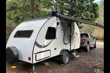 Easy Tow R-Pod for Couples & Families