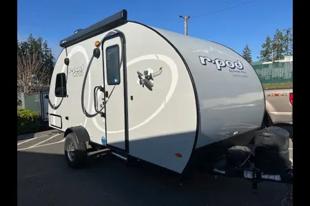 Easy Tow R-Pod for Couples & Families