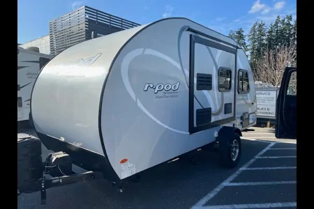 Easy Tow R-Pod for Couples & Families