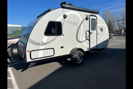 Easy Tow R-Pod for Couples & Families